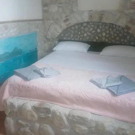 Maxola's Dream Hotel